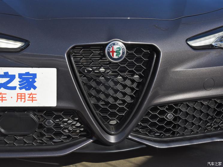 阿尔法・罗密欧 Giulia 2021款 2.0T 280HP Veloce Ti 竞速版