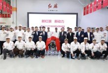 全体起立！国内首款自研V12发动机下线-透彻科技