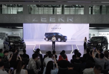 四座豪华旗舰 极氪009光辉首批车主交付-透彻科技